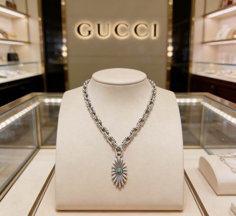 Gucci Necklace  02yxs05